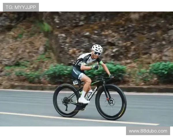 2026年全球自行车比赛精彩瞬间视频回顾与分析